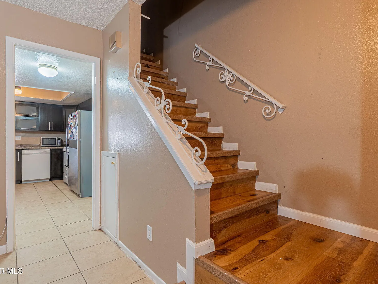 3 bed, 3.0 bath, 1488 sqft, $1,600 — Photo 3