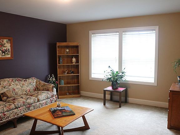 1st Floor Living Room