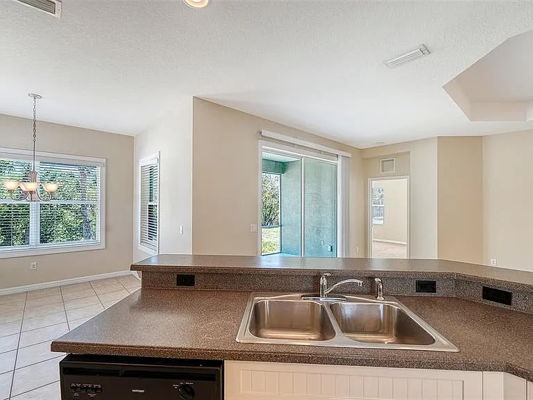 1424 Blue Horizon Cir — Photo 19