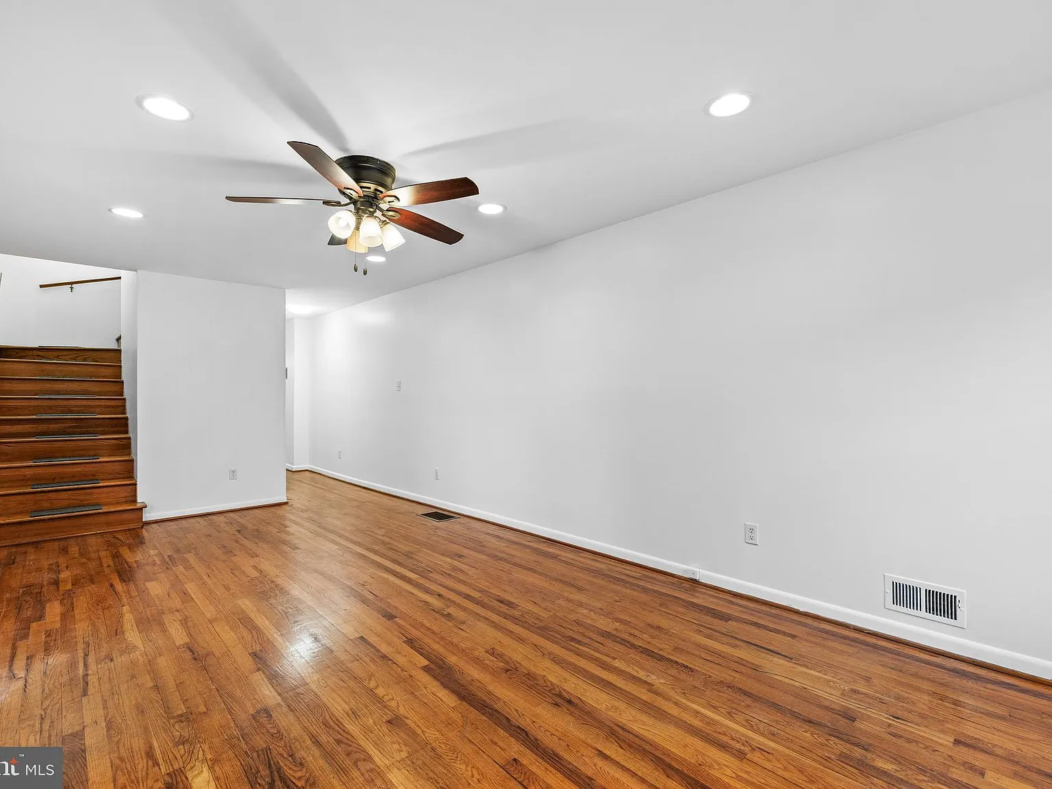 3 bed, 1.5 bath, 1448 sqft, $2,800 — Photo 4