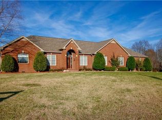 1002 Pleasant Valley Rd, Greenbrier, TN 37073