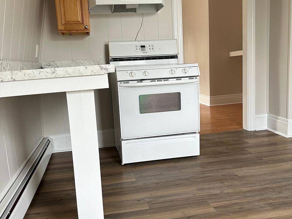 1st image of 156 Woodbine St #3B