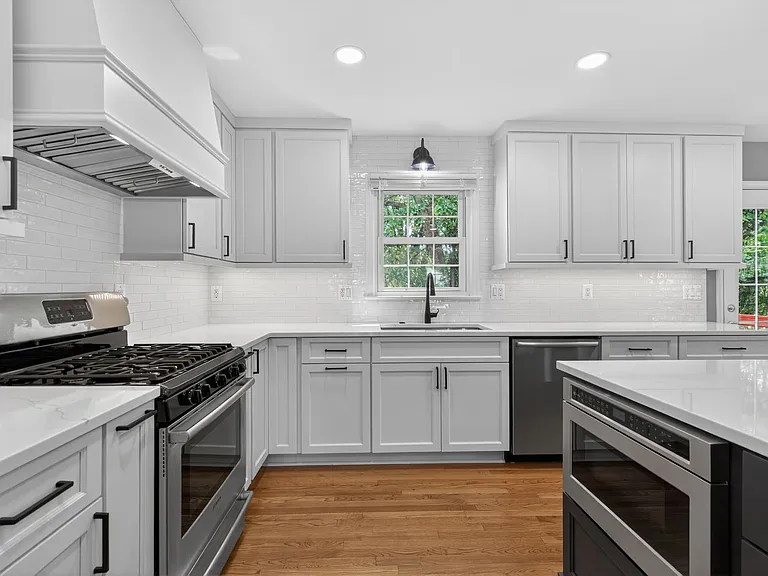 9810 Meadow Valley Dr — Photo 4