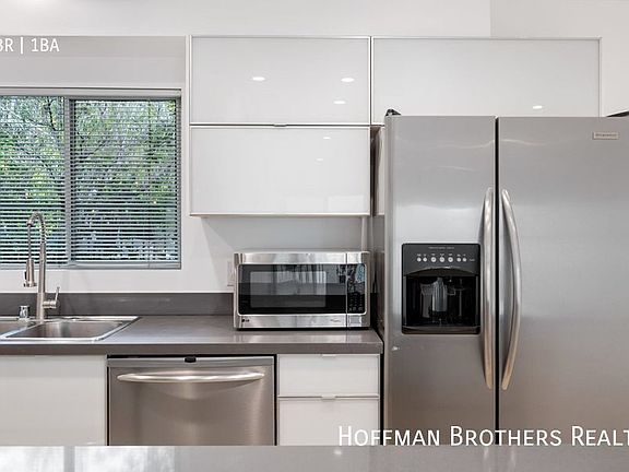 5th image of 1148 N Clark St #1A