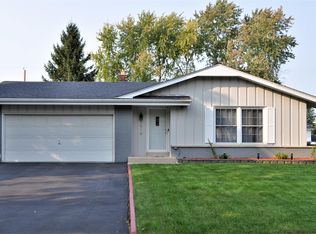 2014 Rambling Rose Rd, Waukesha, WI 53186