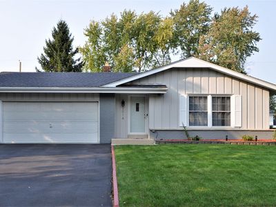 2014 Rambling Rose Rd, Waukesha, WI, 53186