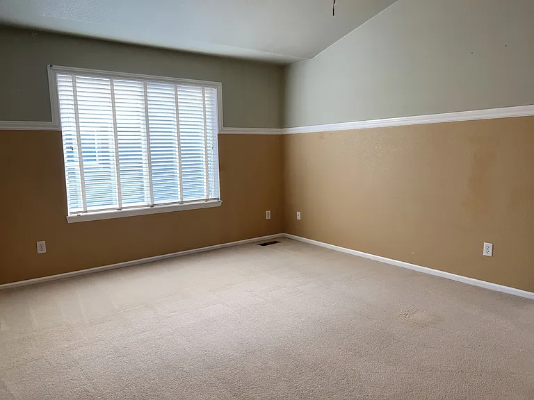 Master bedroom - alternate view