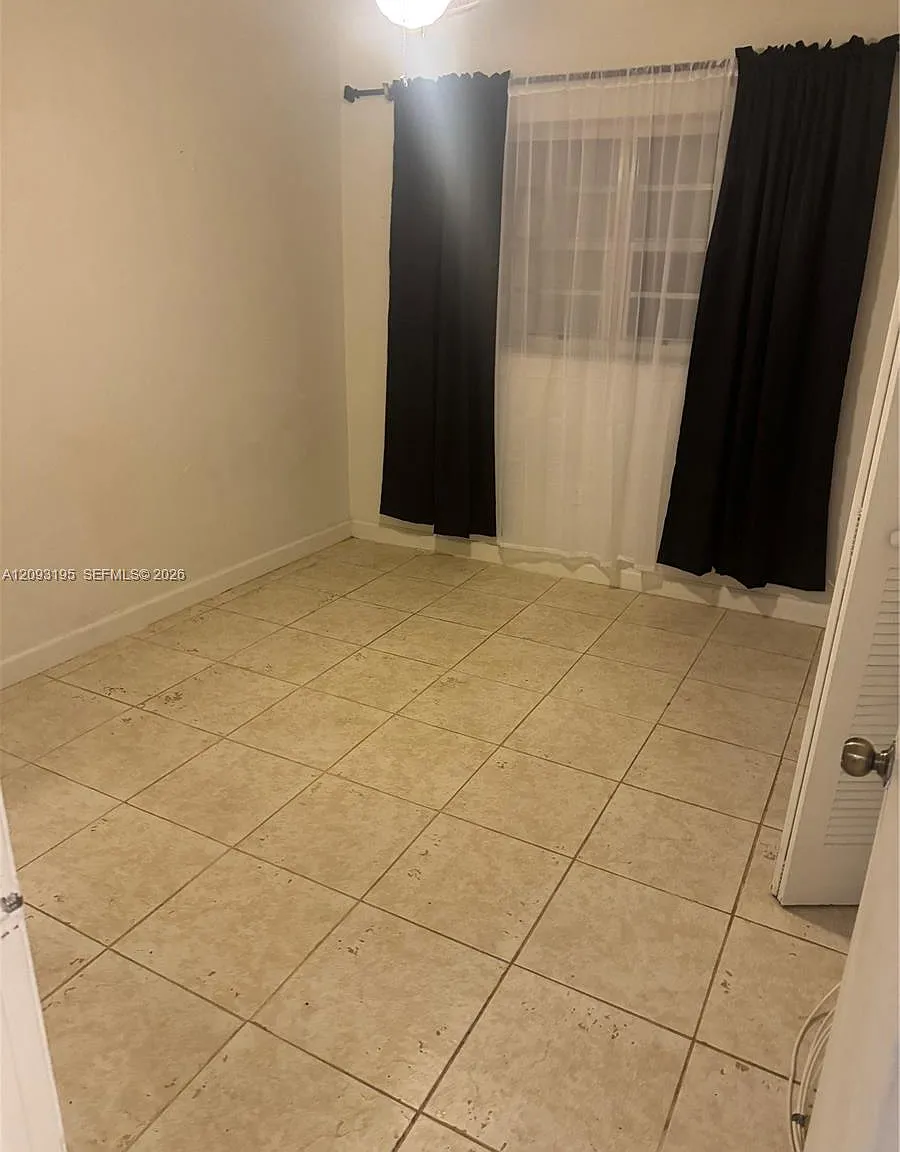 1020 SW 5th St — Photo 4