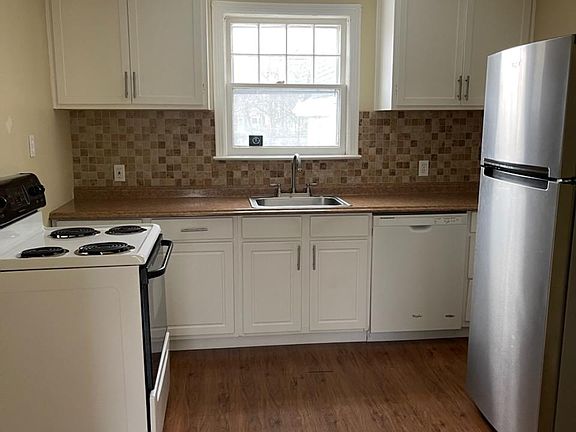 3rd image of 1455 Sheridan Dr