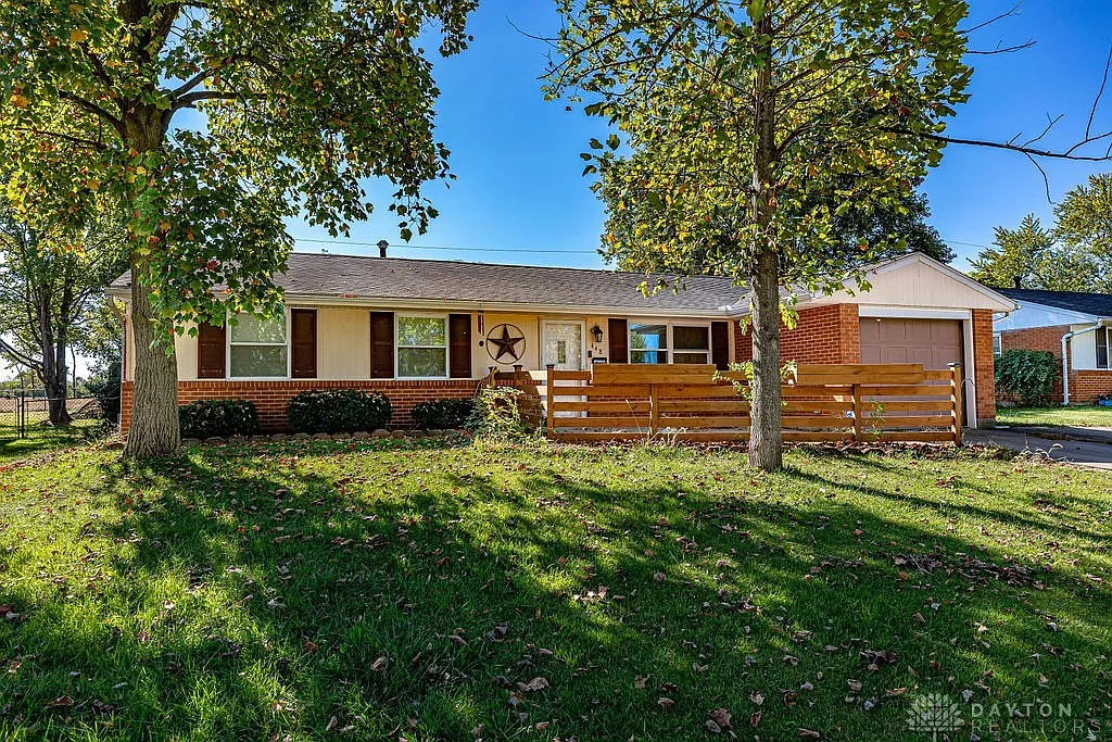 448 Gregory Ave photo 1