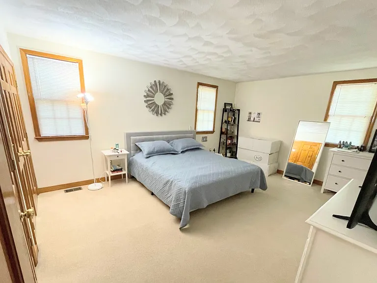 1052 Chestnut St — Photo 15