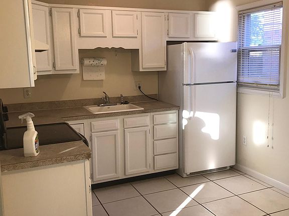 5th image of 3805 Pretty Lake Ave #A