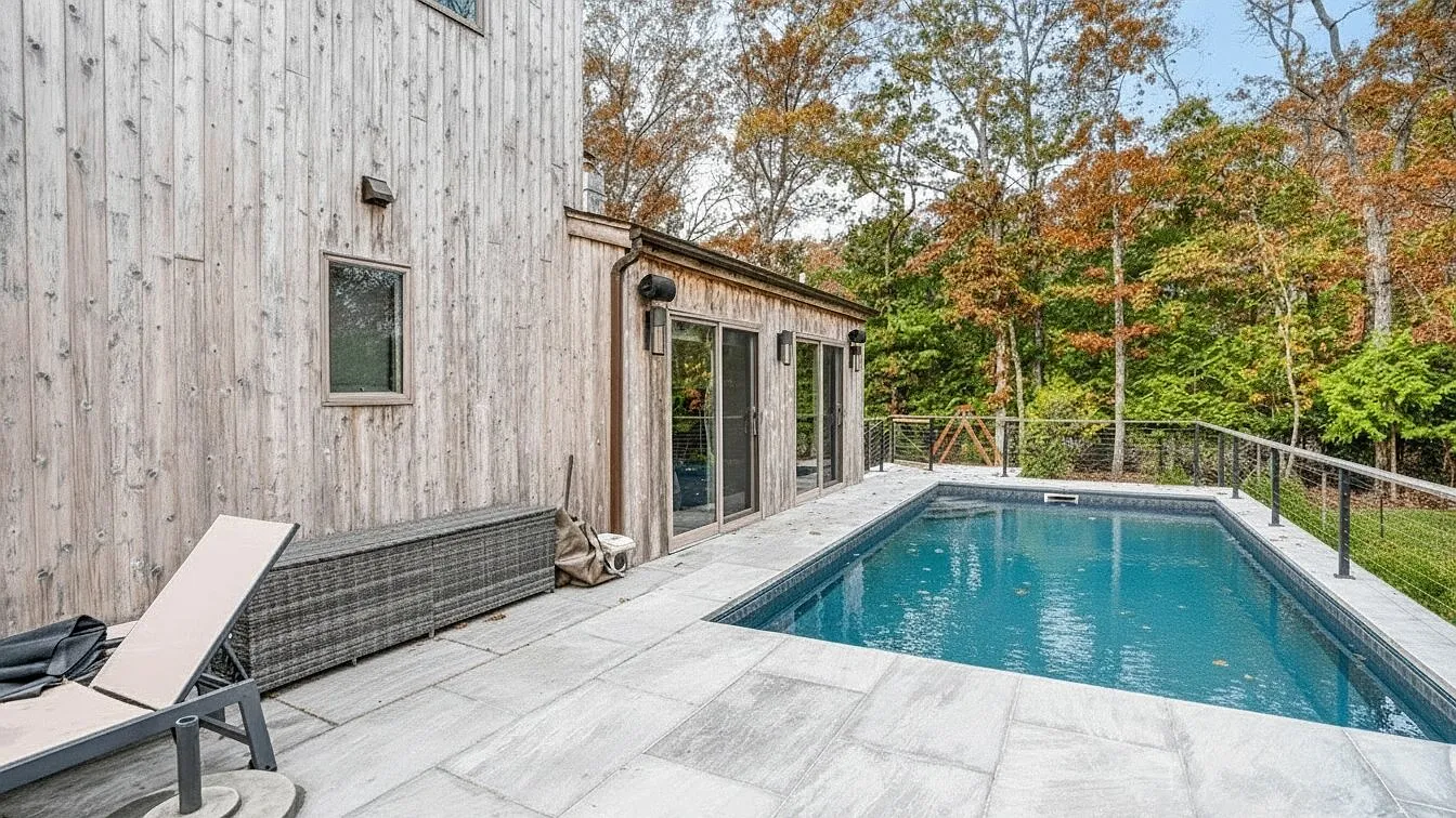 East Hampton Retreat: Heated Pool & Resort-Style Outdoors — Photo 2
