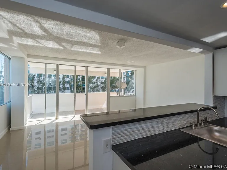 7545 E Treasure Dr #2H — Photo 12