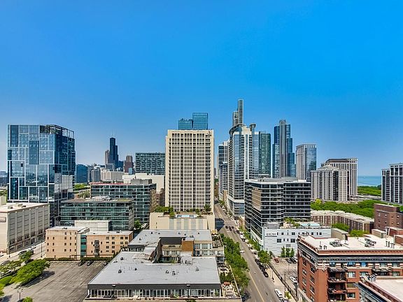 2nd image of 1464 S Michigan Ave APT 1601