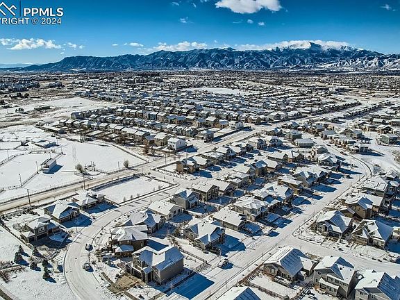 5th image of 6779 Black Saddle Dr