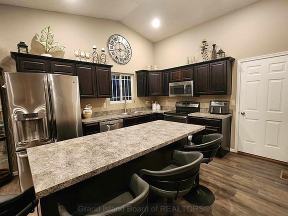 4th image of 321 Sunflower Cir