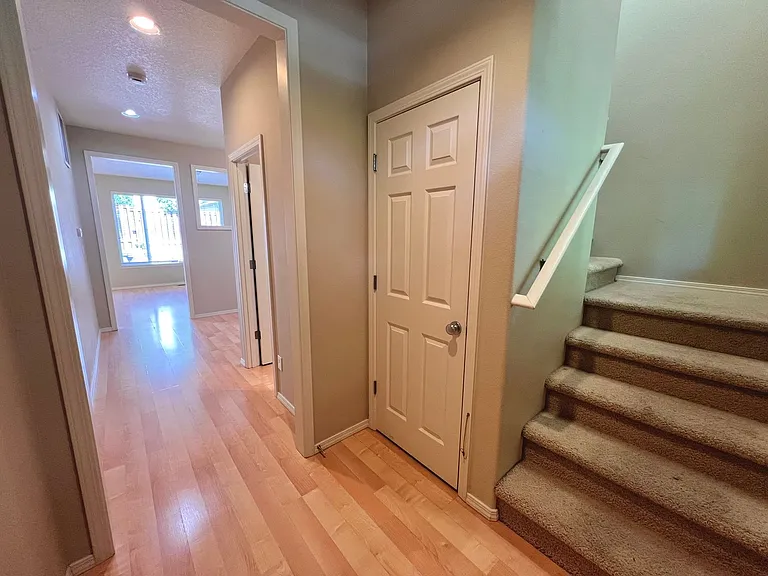 1048 SE Tamora Ave — Photo 8
