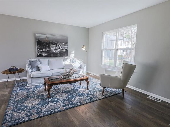 5th image of 802 Bedrock Ln