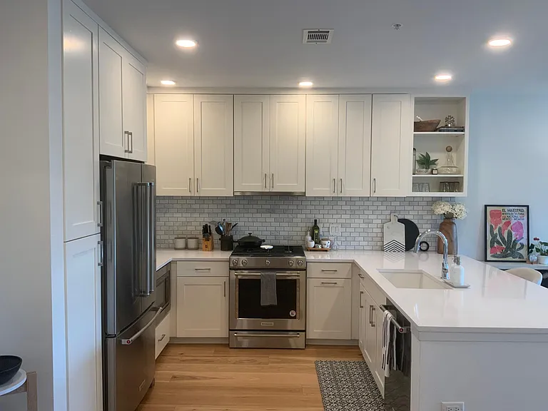 900 S 1st St #410 — Photo 17