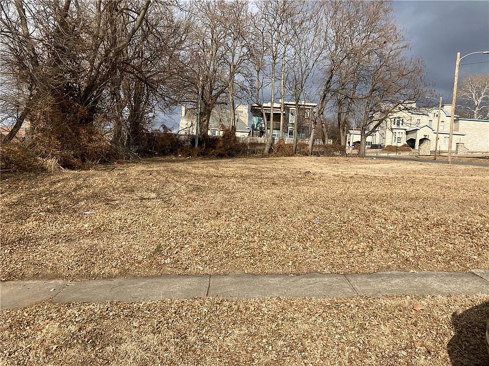 2nd image of 418 S 10th St