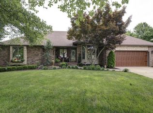 1300 S Raintree Pl, Springfield, MO 65809