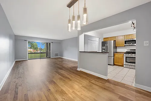 1100 E Randville Dr #211 Photo 1
