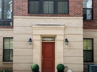 532 Harborview Dr, Oxon Hill, MD 20745