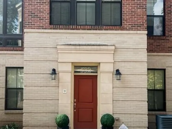 532 Harborview Dr, Oxon Hill, MD 20745
