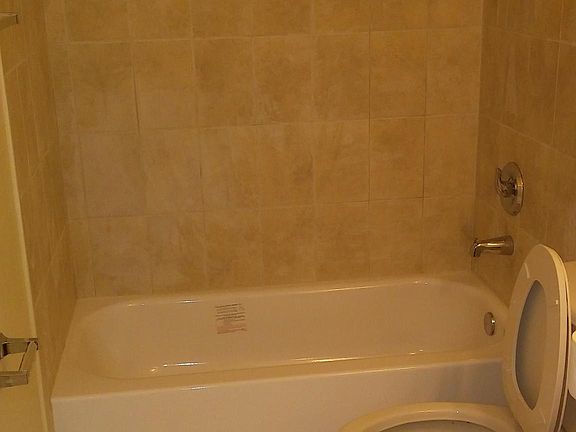 2nd image of 5009 Eastwood Dr APT B