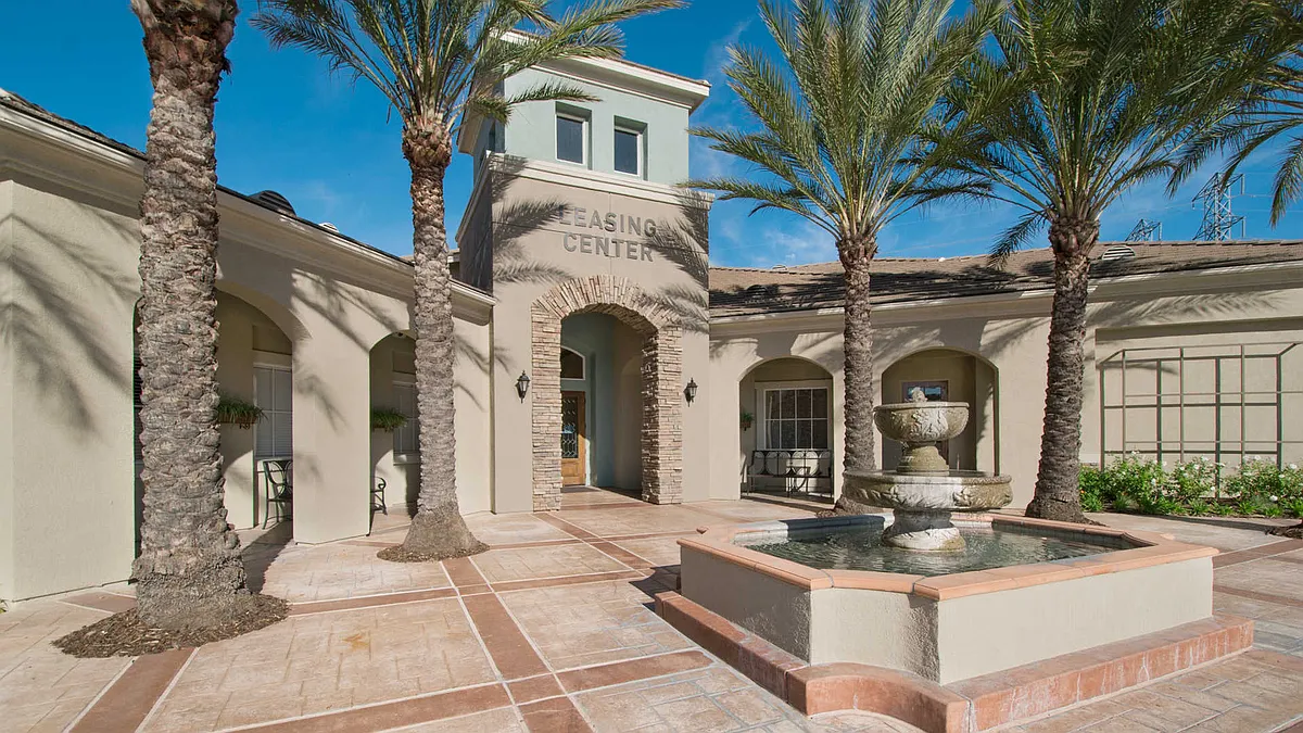 Leasing Center - Promenade at Town Center