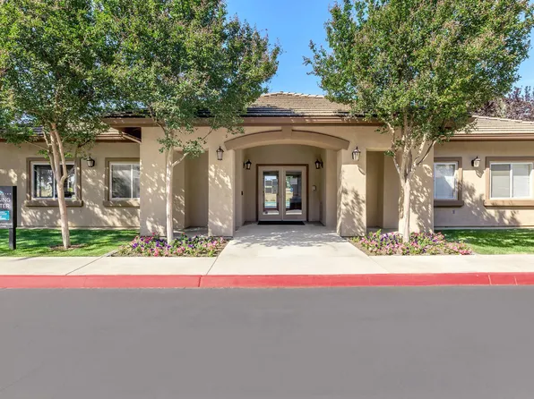 Breakwater Apartments