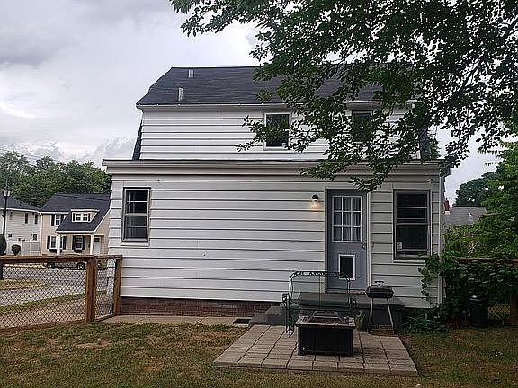 2nd image of 3414 Mishawaka Ave