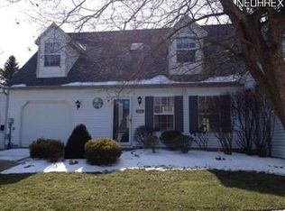 3330 Brookpoint Ln, Cuyahoga Falls, OH 44223