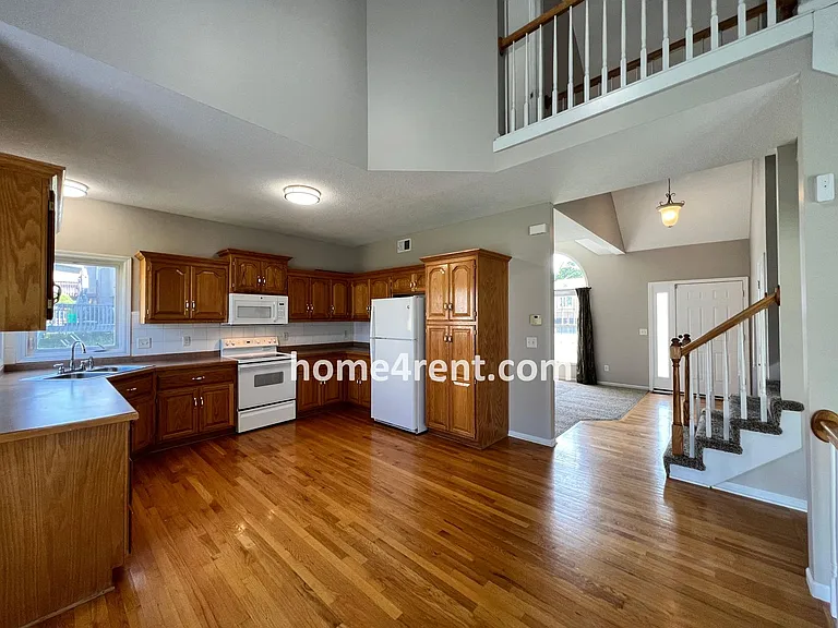 8310 NW 77th Ter — Photo 9