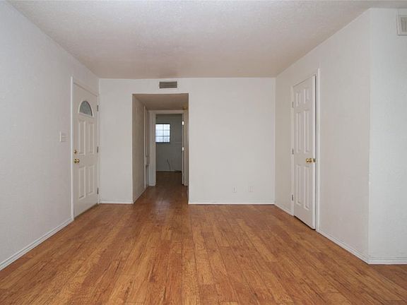 3rd image of 2619 Fm 879