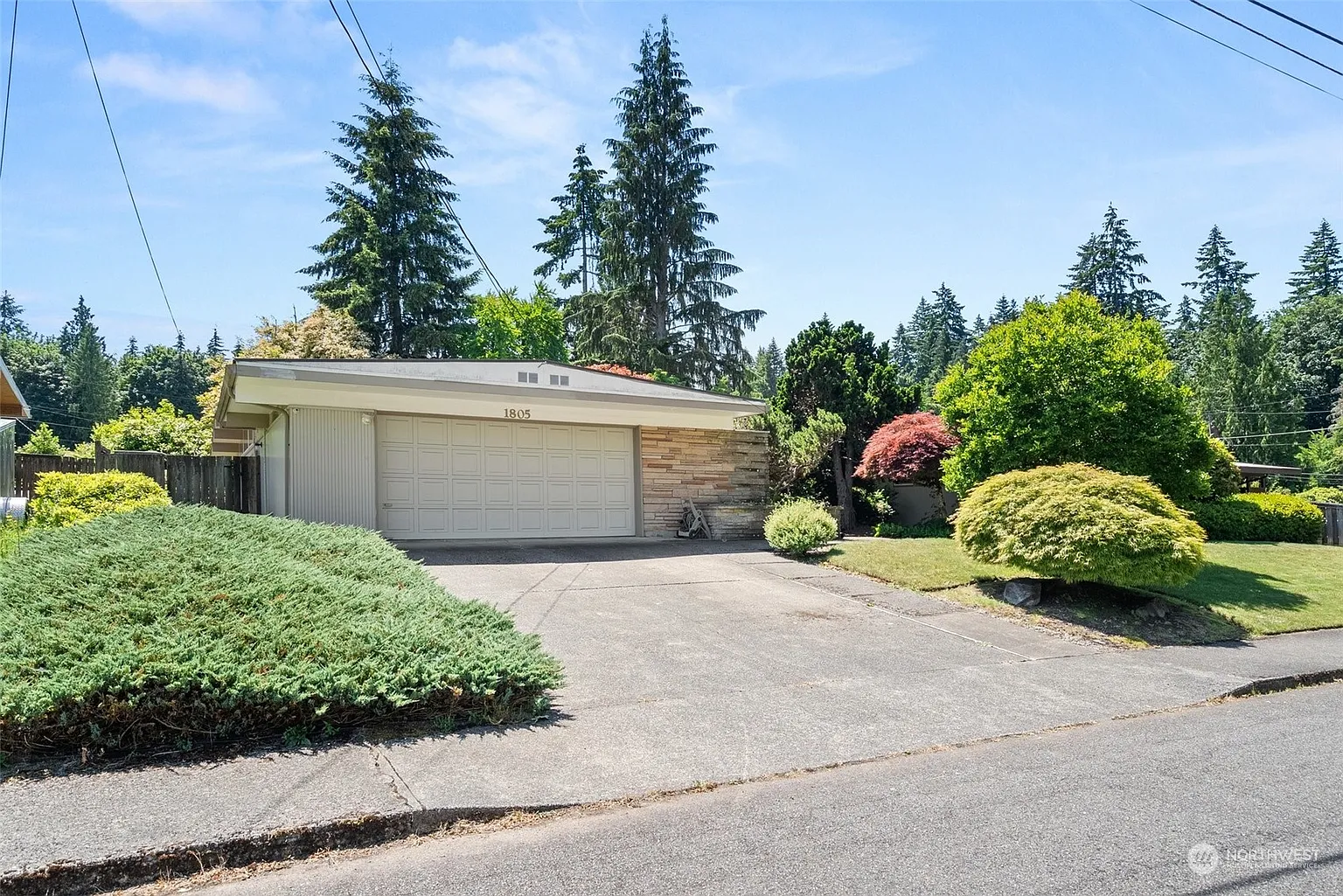 1805 Eastwood Place SE photo 1