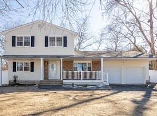 6 Spruce St, Centereach, NY 11720