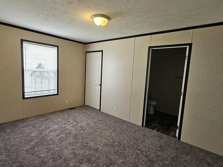 2737 W Washington Ctr #66 — Photo 7