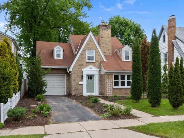 706 Lincoln St, Neenah, WI 54956