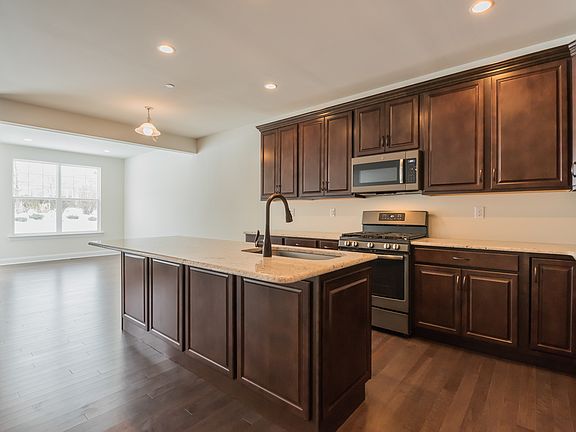 6 Aubrey Court in Enclave at Ridgewood