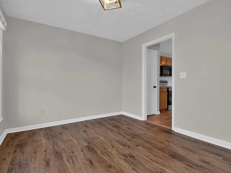 1717 Nuthatch Rd — Photo 5