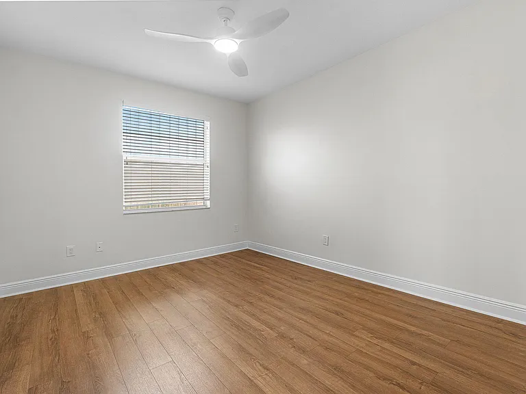 6641 Conch Ct — Photo 38