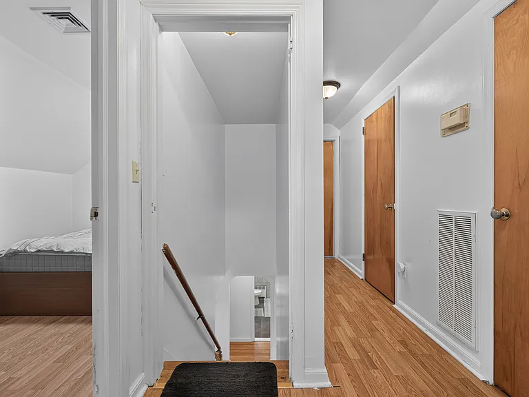 7 Glenwood Ave — Photo 17