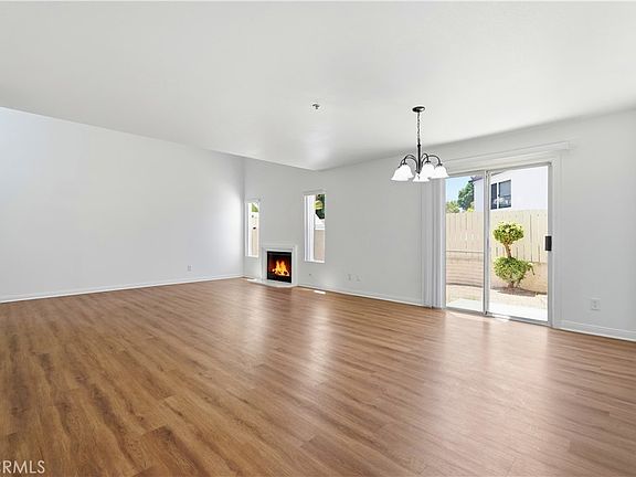 3rd image of 9245 Woodman Ave #11