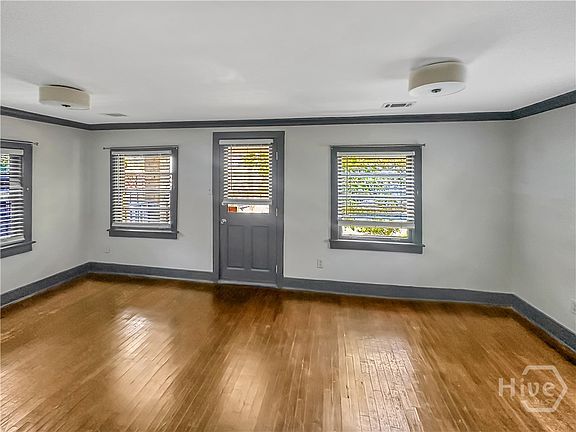 5th image of 509 E Harris St