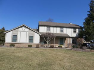 7062 Hollywyck Rd, Maumee, OH 43537