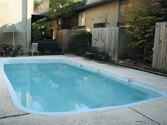 3rd image of 3115 Wycliff Ave