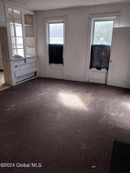 3rd image of 827 Emmett Street