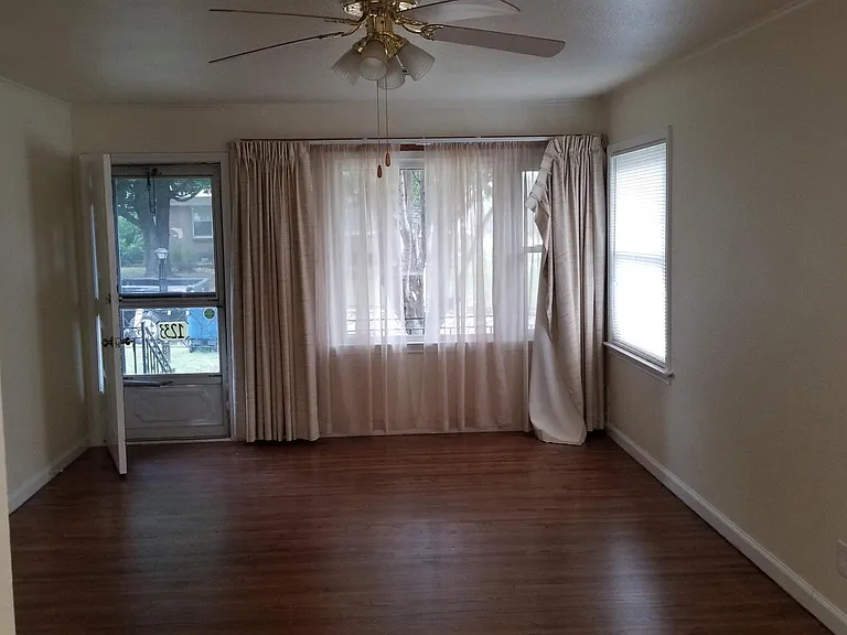 1233 N Phoenix Ave — Photo 9